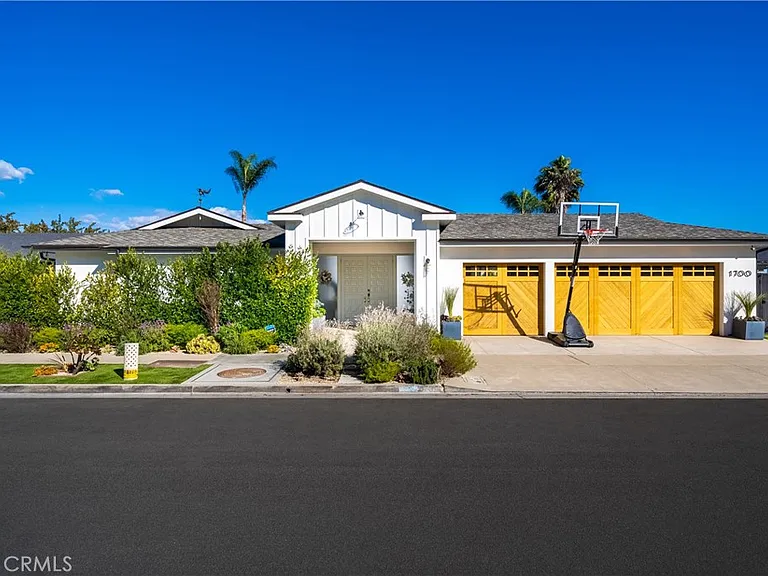 1700 Galaxy Dr — Photo 2