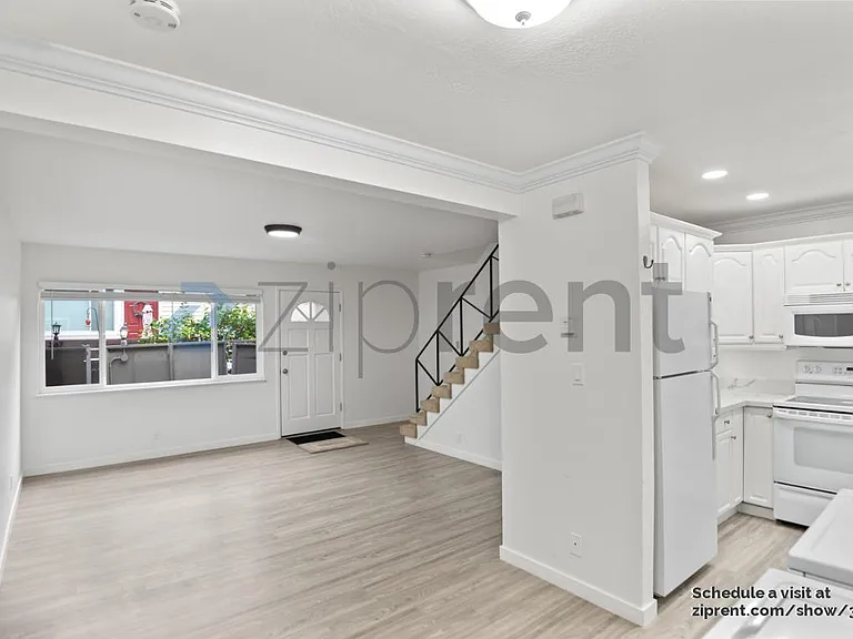 371 Somerset Rd #A — Photo 13