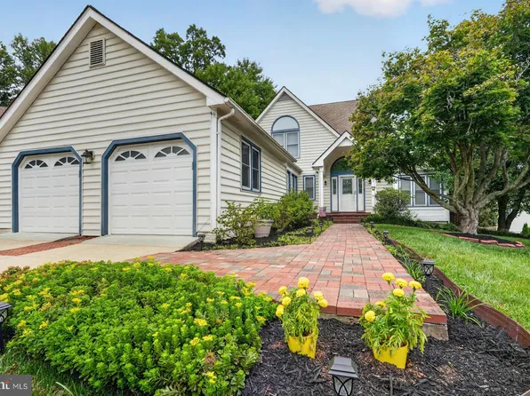 5402 Ashcomb Ct, Centreville, VA 20120