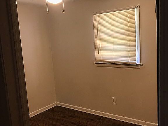 4th image of 113 Pearson St