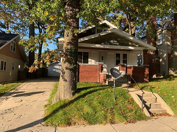 2nd image of 919 Merrifield St SE