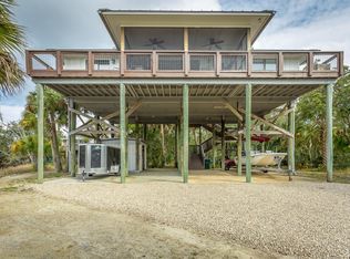 11 Oyster Bay Dr, Crawfordville, FL 32327