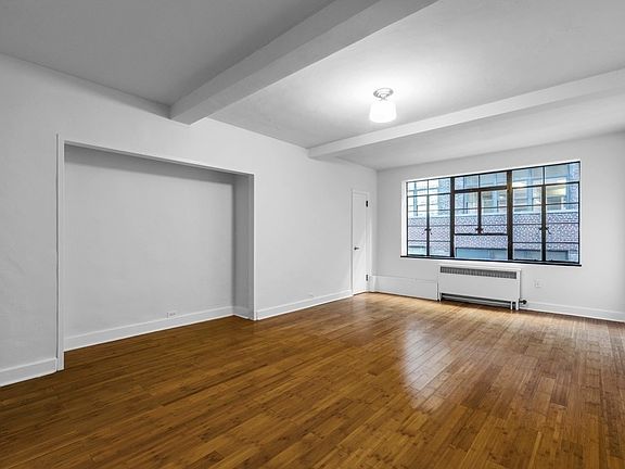 4th image of 307 E 44th St APT 1003