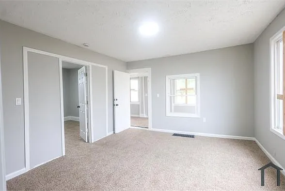 1119 W 11th St — Photo 17