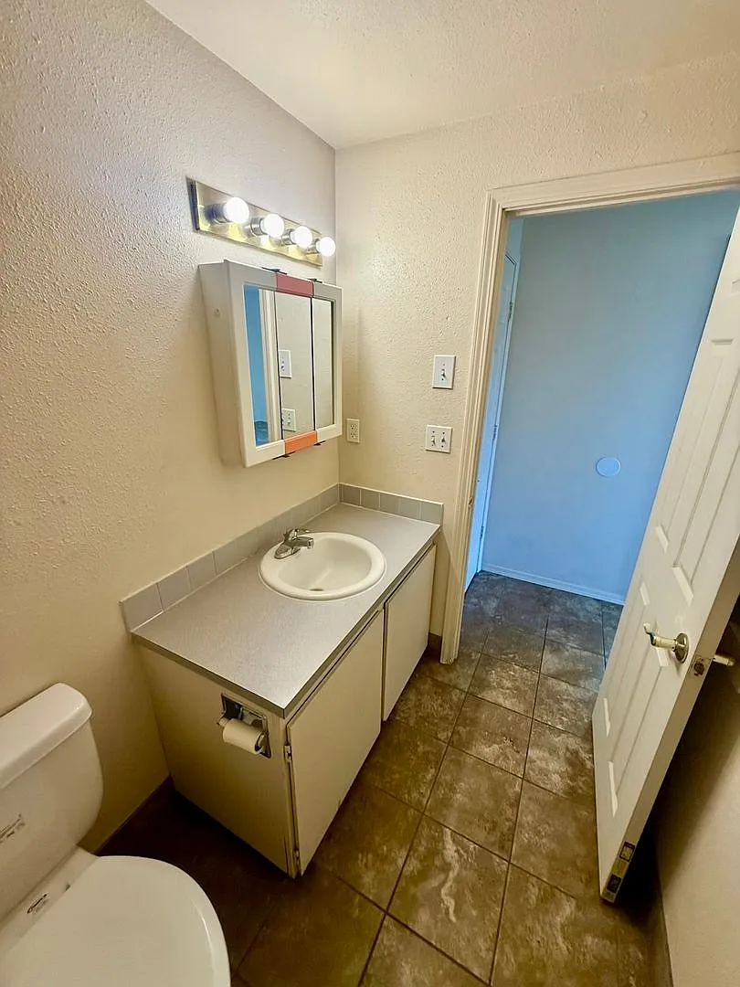 Spacious 2-Bedroom Upstairs Apartment | $400 First-Month Rent Credit With A One-Year Lease — Photo 4