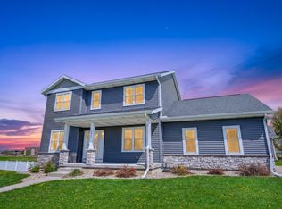 2402 Blue Heron Blvd, Sun Prairie, WI 53590