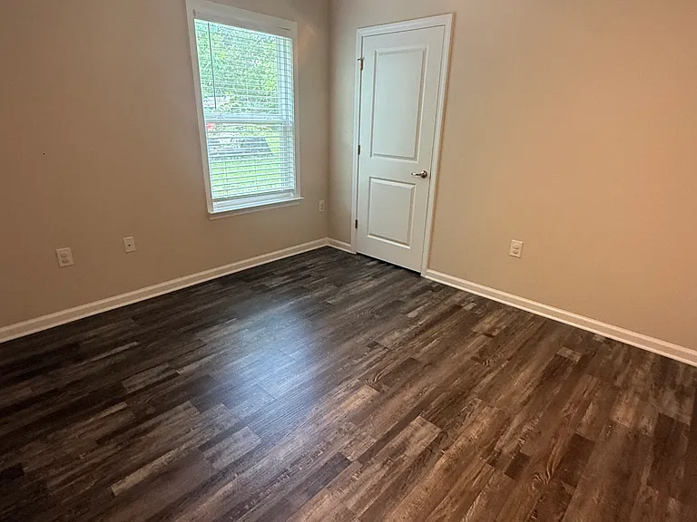 2204 3rd Ave — Photo 3