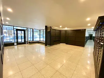 222 East 17th Street, #6H