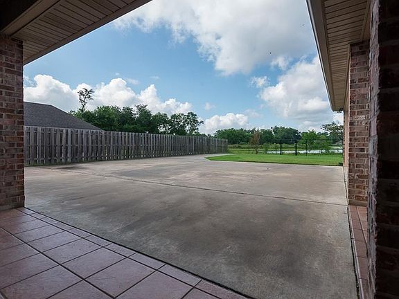 4th image of 376 Tot Dr