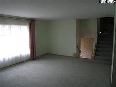 4th image of 9427 Hyde Park Dr