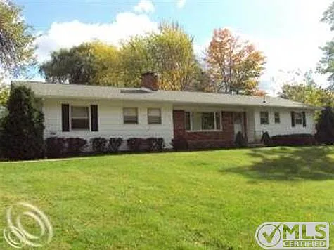 1362 Oakway Dr photo 1