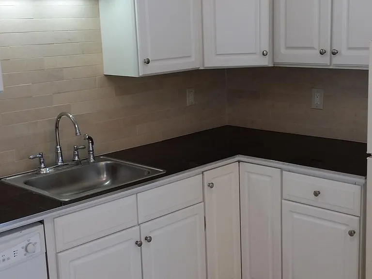 209 Sheridan St #3 — Photo 4