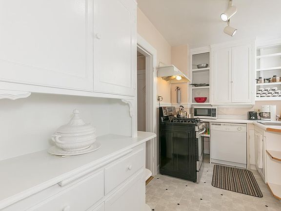4th image of 3434 California St #202