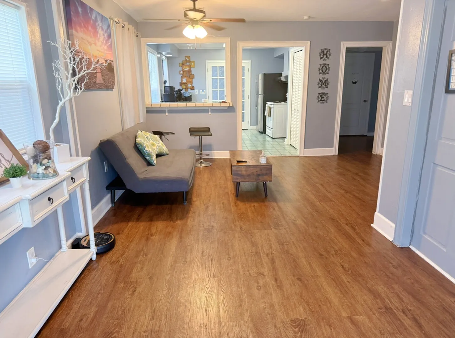 Entire home with huge patio — Photo 4