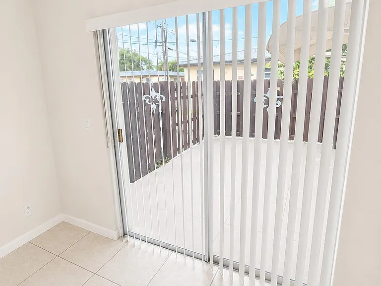 3615 Polk St — Photo 2