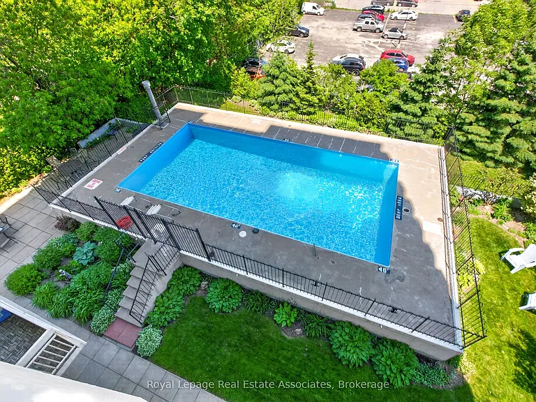 39 Stavebank Rd W #404 — Photo 23