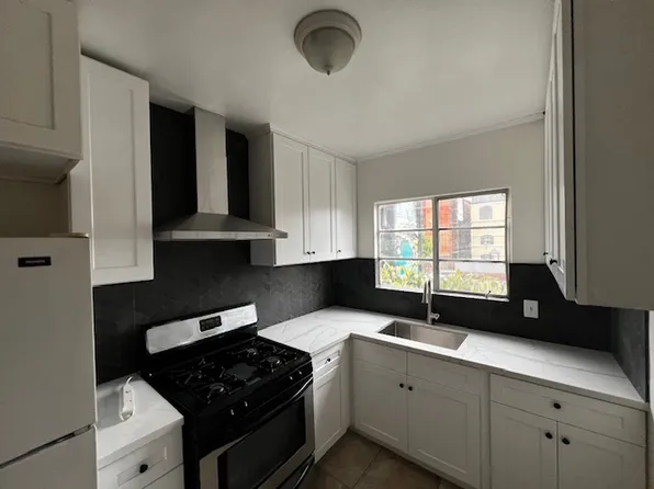 1209 S La Cienega Blvd #1209B, Los Angeles, CA 90035