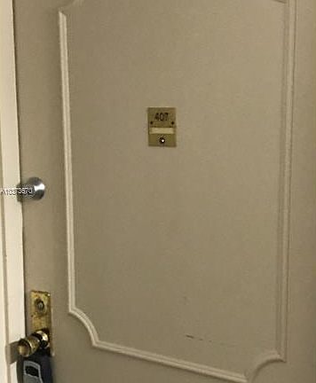 5th image of 919 Hillcrest Dr APT 407