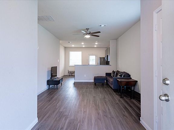 4th image of 2465 Bull Trout Dr