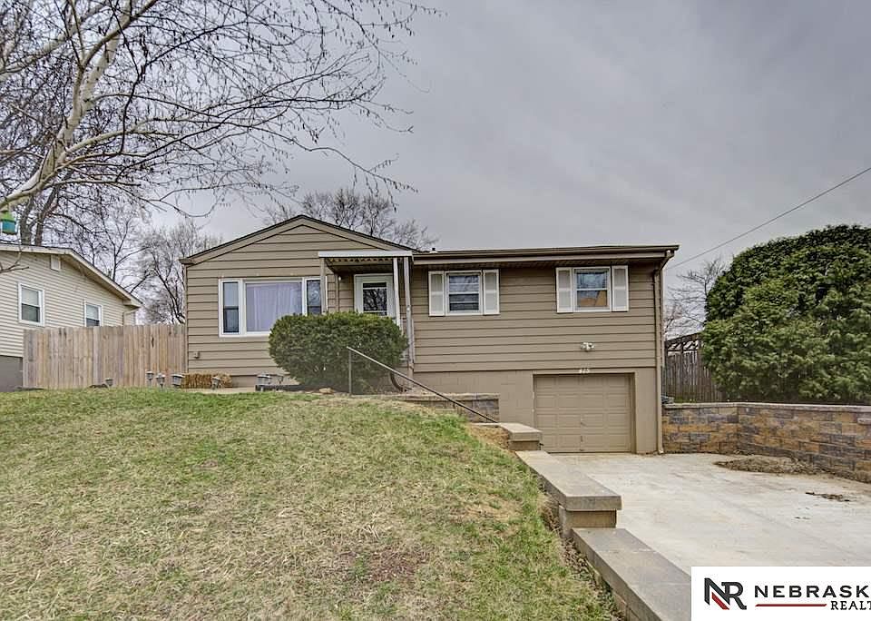 1st image of 415 Highland Dr