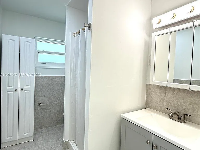 10040 SW 198th St — Photo 12