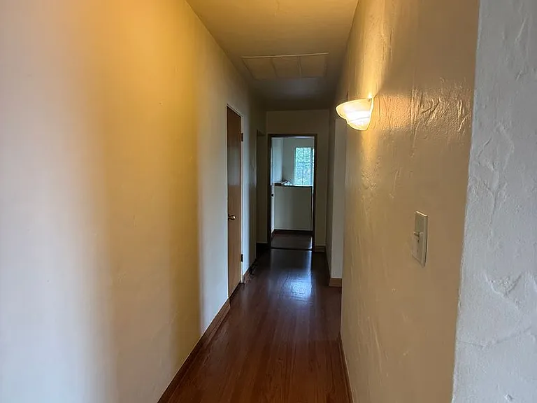 Top Floor Large Apartment with View — Photo 6