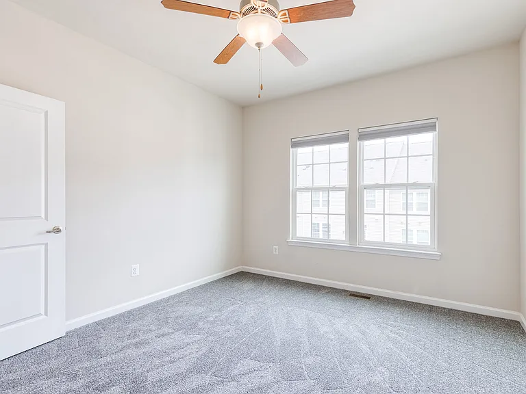 365 Chessington Dr — Photo 20