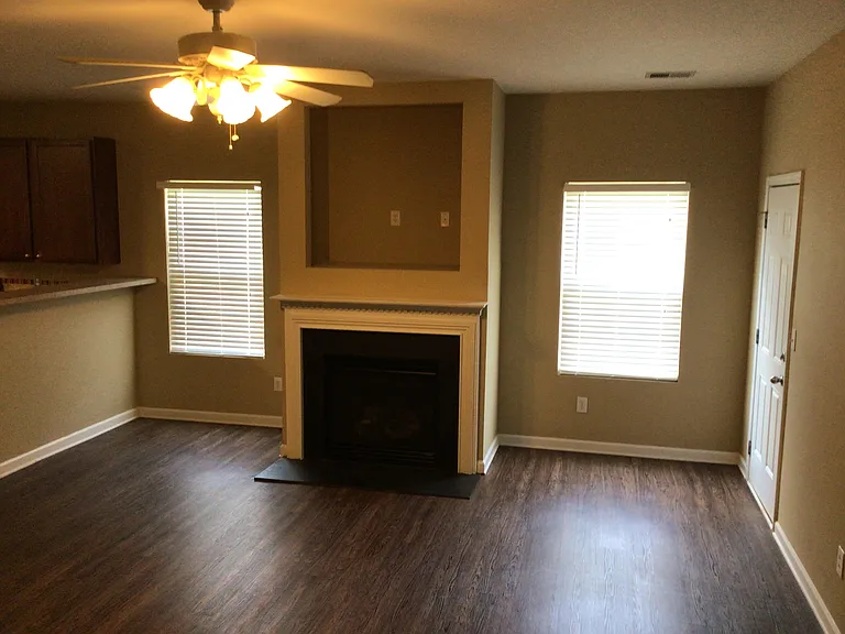 1045 Brookgreen Ln — Photo 4