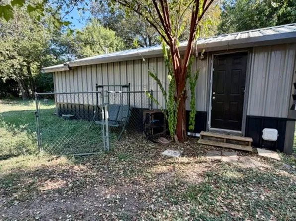 103 N Oak St, Lorena, TX 76655