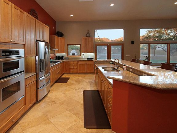 5th image of 7030 N Giaconda Way