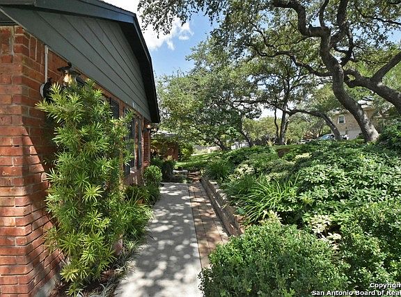 4th image of 7907 Creek Trail St