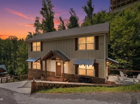 355 Wiley Oakley Dr, Gatlinburg, TN 37738