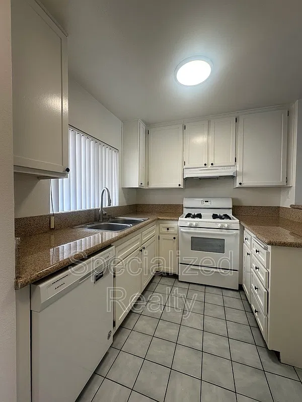 2 bed, 2.5 bath, $2,795 — Photo 2
