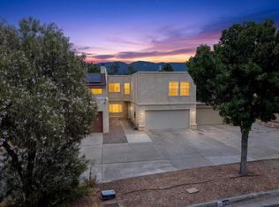 5416 Overlook Dr NE, Albuquerque, NM 87111