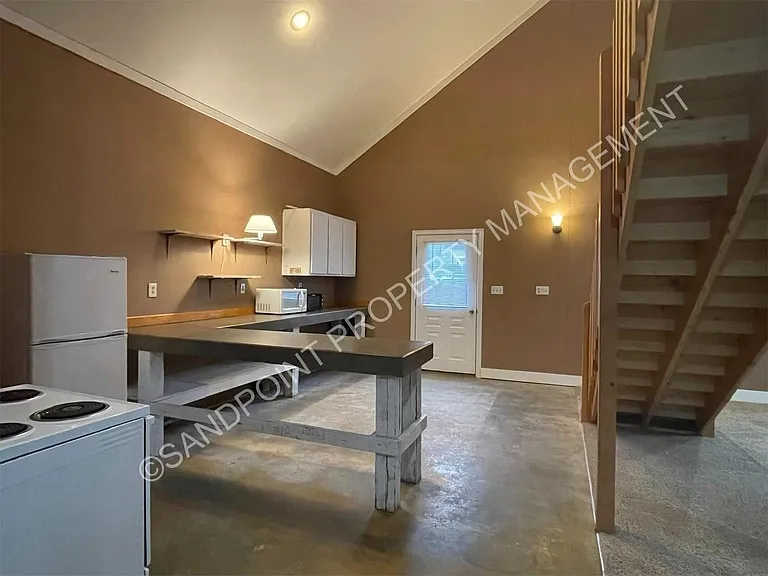 817 1/2 Poplar St — Photo 8