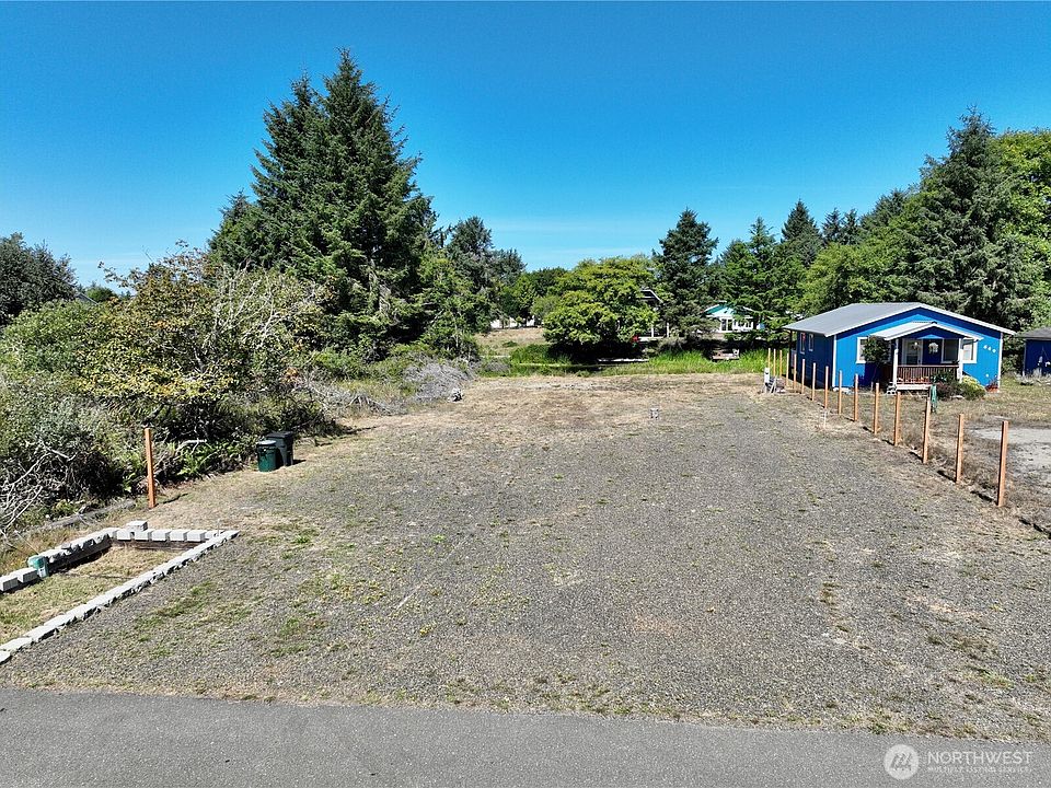 1st image of 651 Skamokawa Ct SE