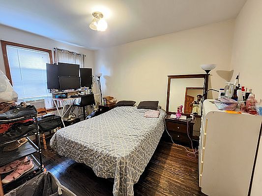 5th image of 28-14 49th St #1