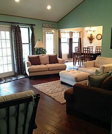 2nd image of 217 Meadowbrook Ln