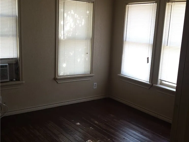 219 Tutt Ave — Photo 12