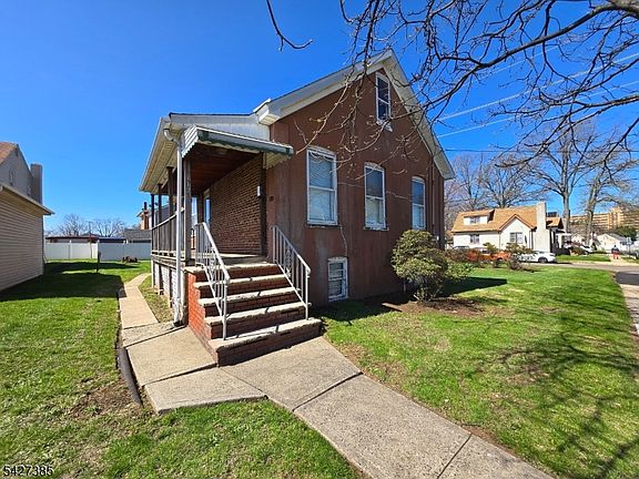 2nd image of 117 Grant St