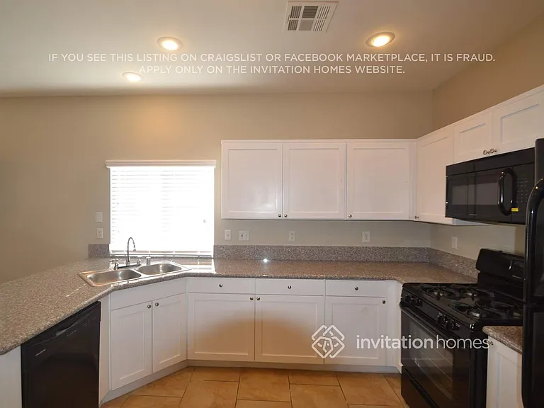 625 Blue Yucca St — Photo 5