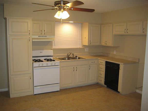 3rd image of 3408 Antilles Dr