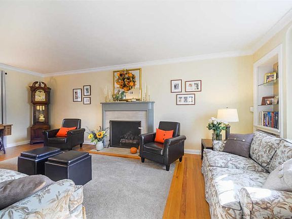 4th image of 7444 Amherst Ave