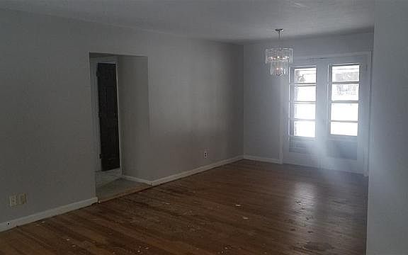 4th image of 1305 River Bluff Blvd