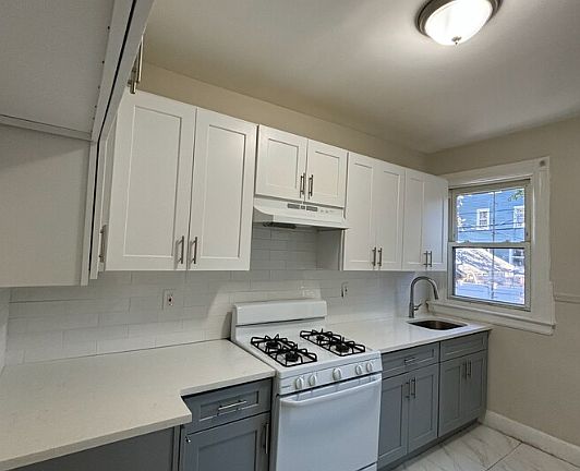 2nd image of 1-37 N 18th St