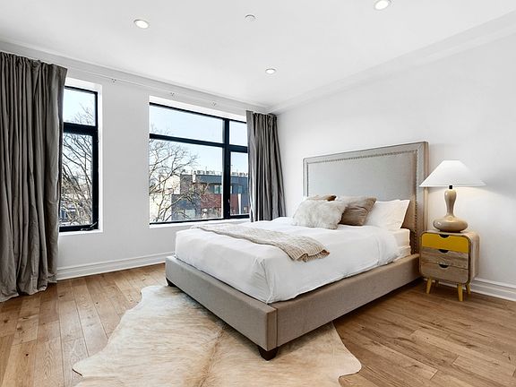 4th image of 318 20th St #4A