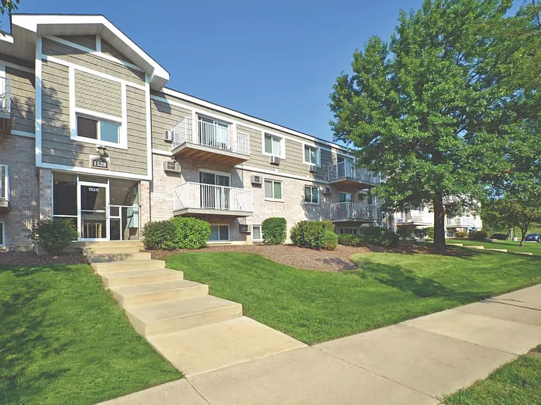 The Gates of Deer Grove Apartment Homes — Photo 20