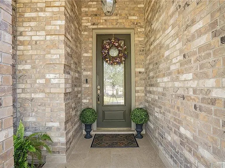 3205 Santa Teresa — Photo 3
