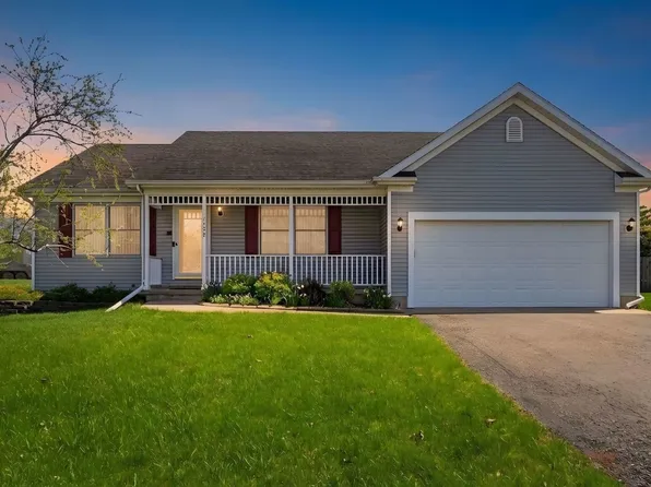 1730 Pebblewood Ct, Sycamore, IL 60178