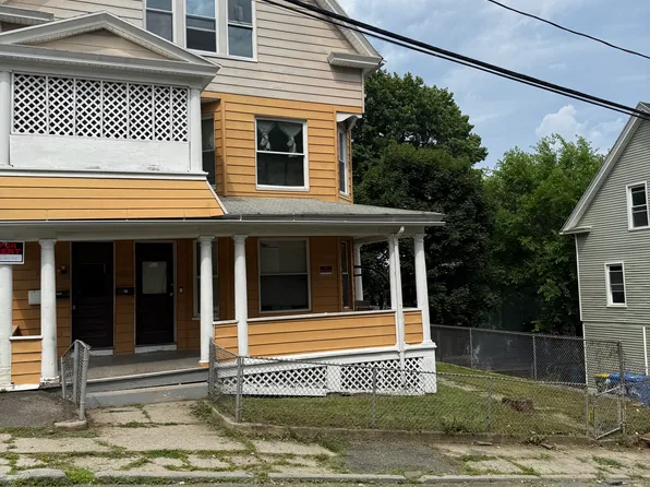 54 Brewster St, Waterbury, CT 06704